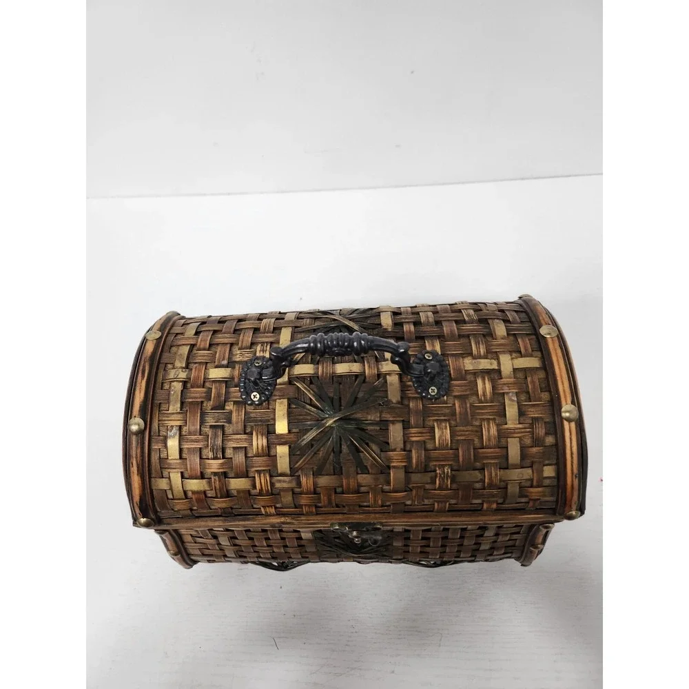 Vintage Hand Woven Wicker Treasure Chest Purse Metal Hardware With Handle